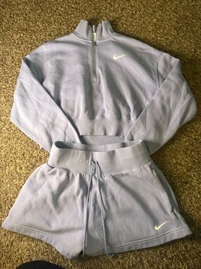 Nike Women’s Matching Set Lavender Quarter Zip Crop + Shorts S/M Athleisure